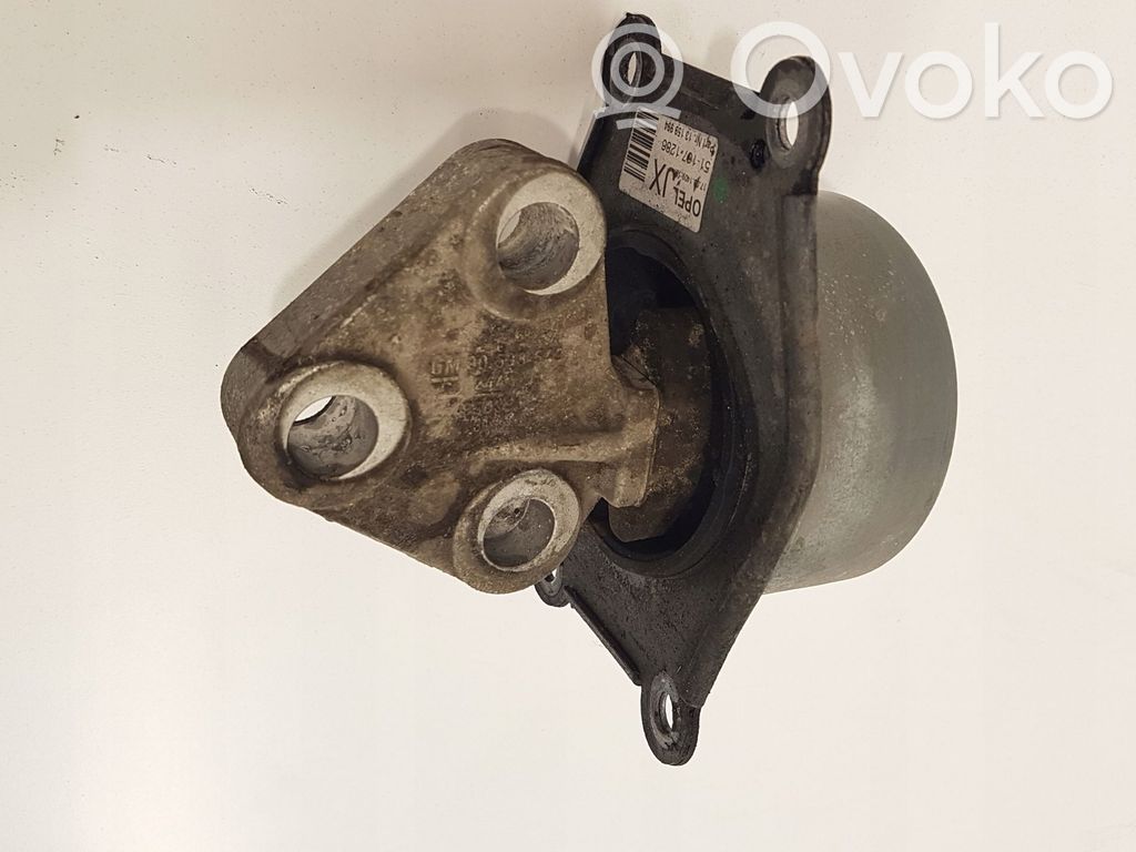 Opel Meriva B Engine mount bracket 