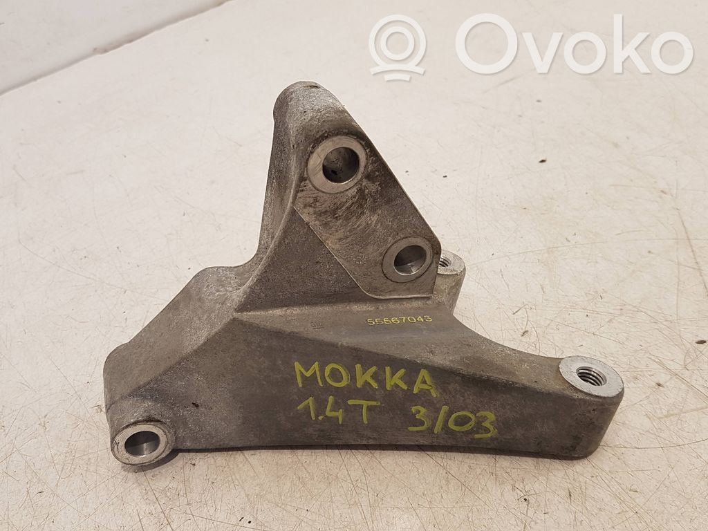 Opel Mokka X Engine mounting bracket 