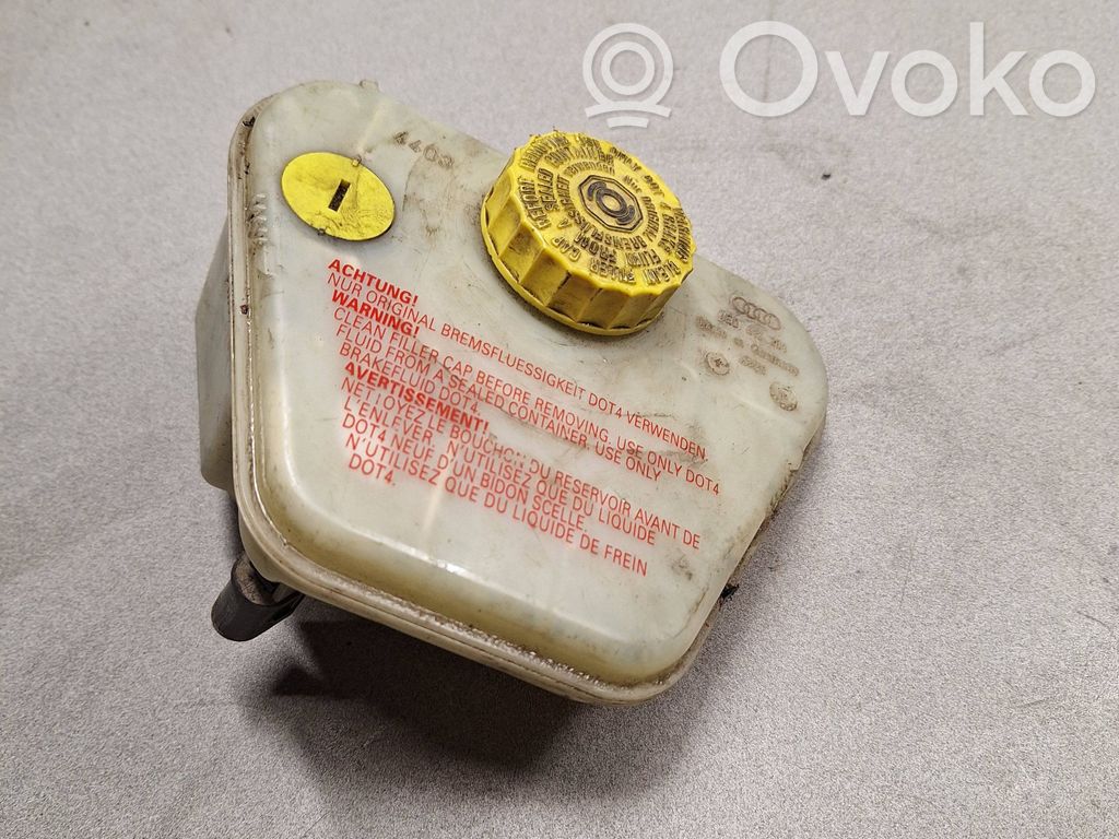 Audi A8 S8 D3 4E Brake fluid reservoir 