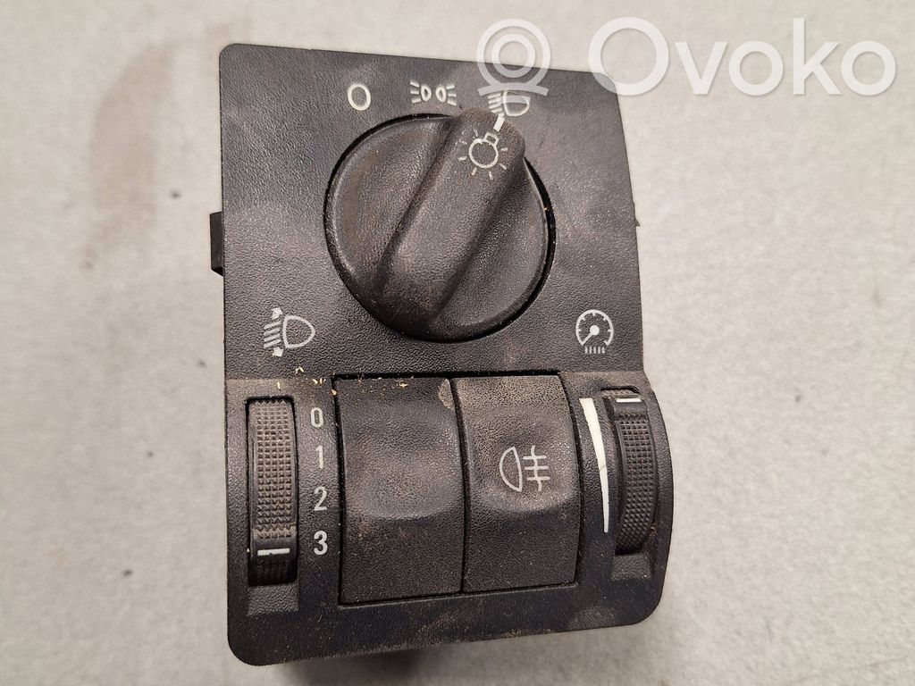 Opel Zafira A Light switch 