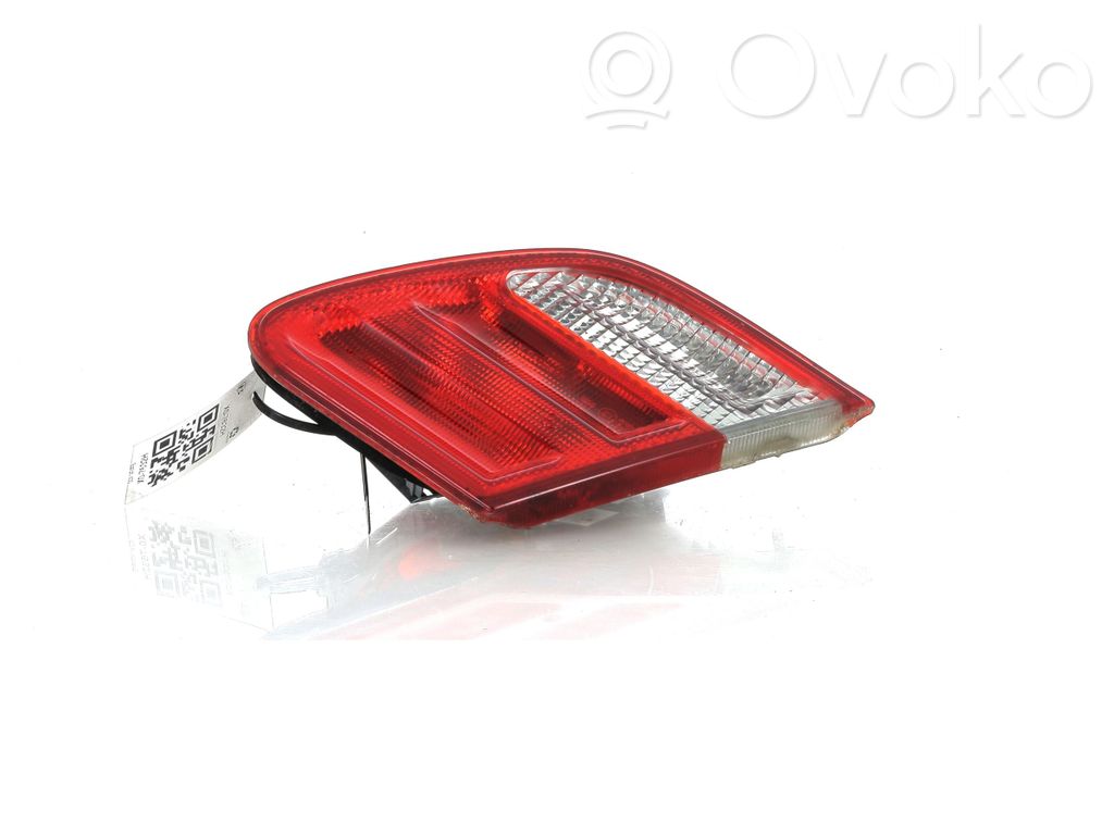 Mercedes-Benz E W210 Lampy tylnej klapy bagażnika 
