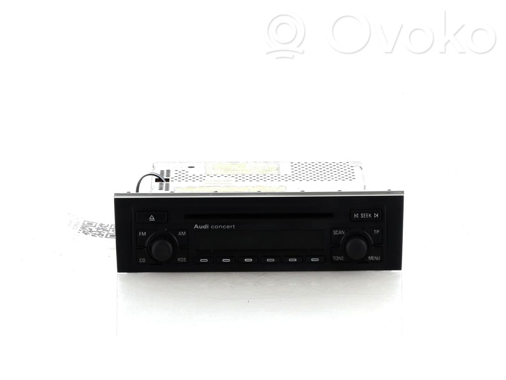 Audi A4 S4 B7 8E 8H Panel / Radioodtwarzacz CD/DVD/GPS 