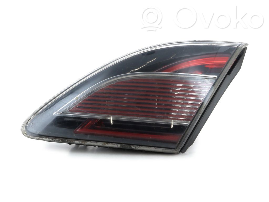 Lampy tylnej klapy bagażnika   GS1F513H0L,S15940E