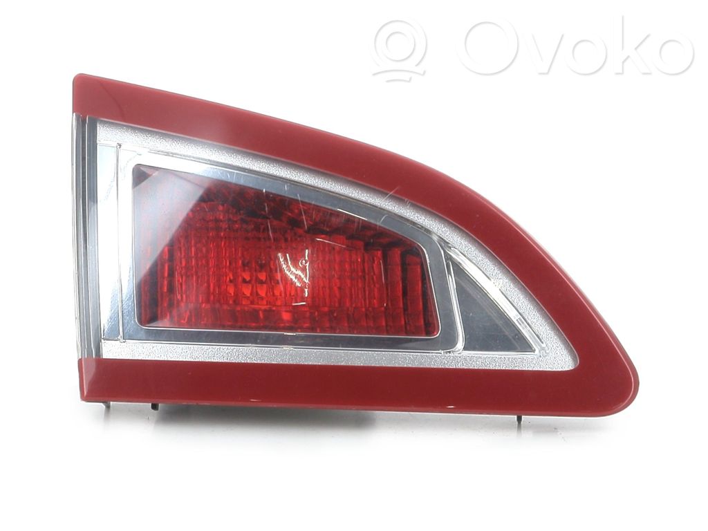 Lampy tylnej klapy bagażnika   265550018R,E11667Q