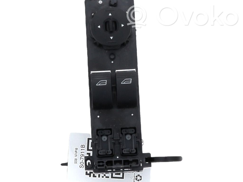 Ford Focus Electric window control switch 