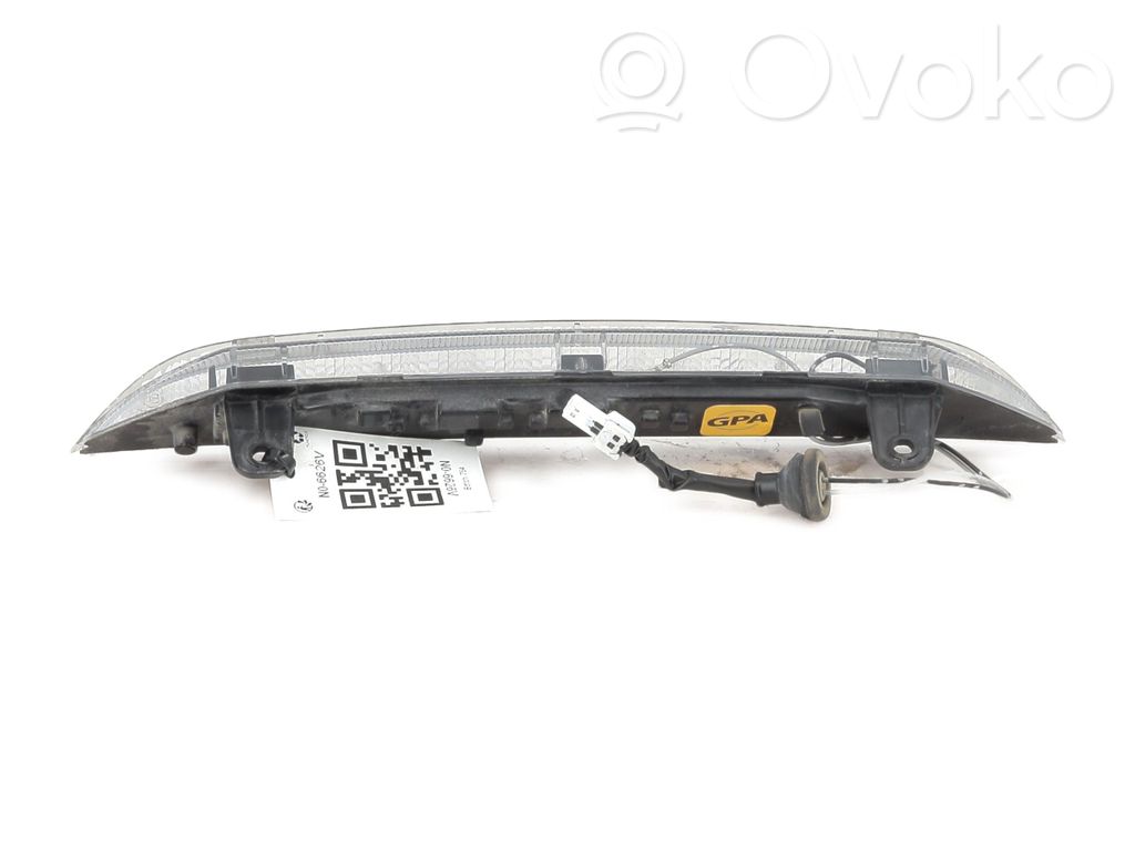 Mitsubishi Outlander Third/center stoplight 