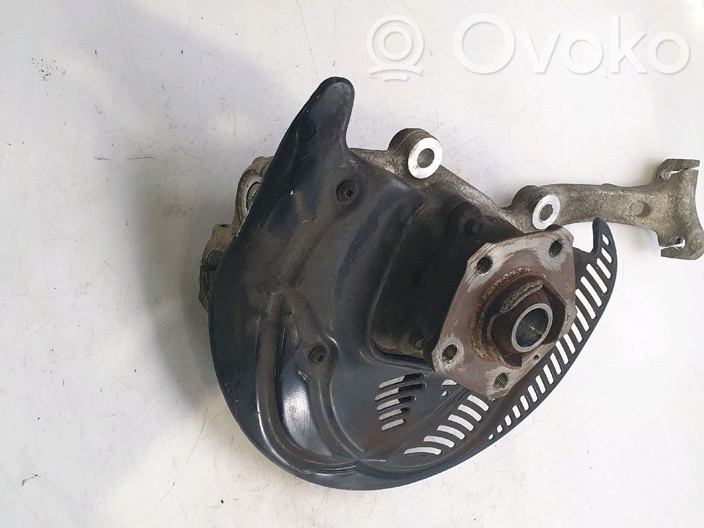 Zwrotnica koła przedniego   8W0407254F,E14797C