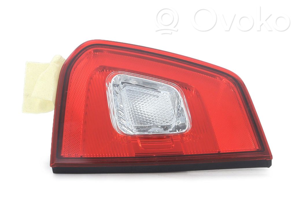 Lampy tylnej klapy bagażnika   3627462R01,N16325R
