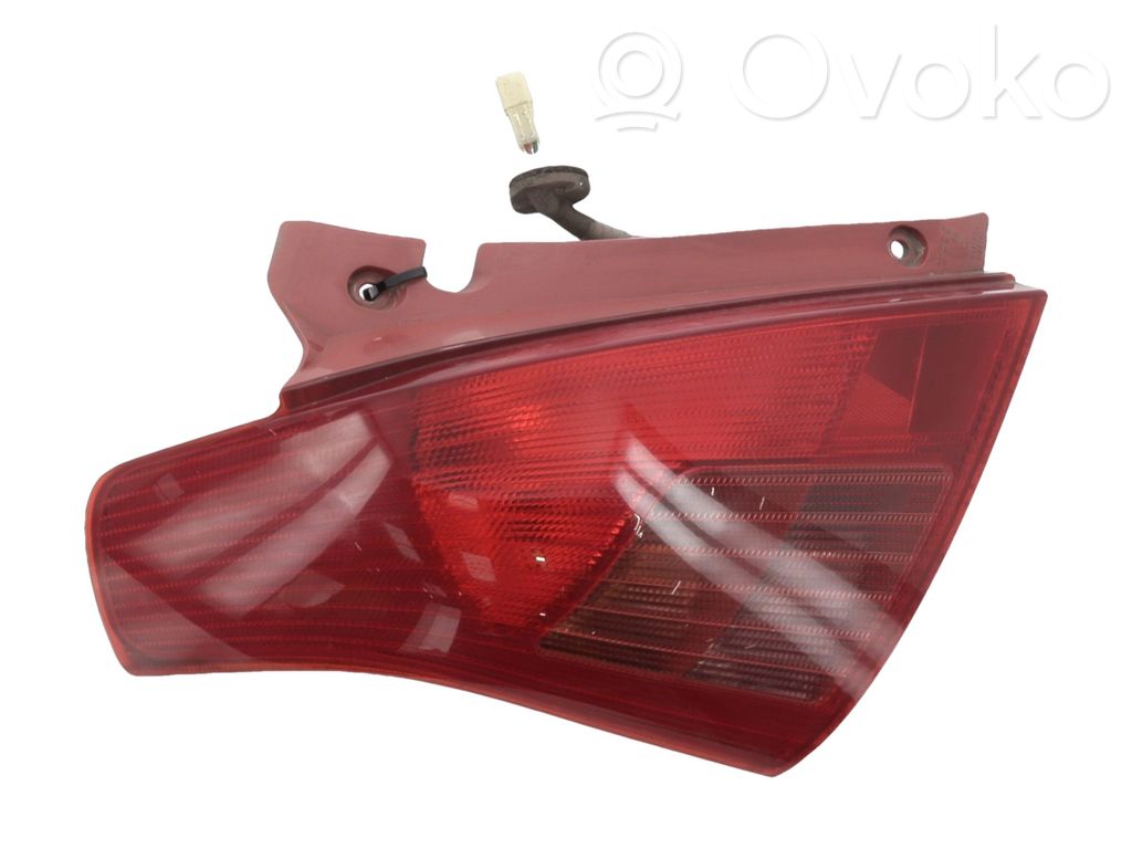 Suzuki Swift I Lampă spate în caroserie 