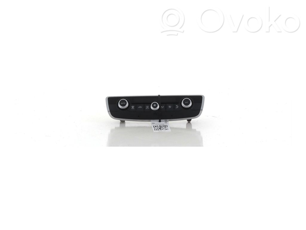 Audi A1 Climate control unit 