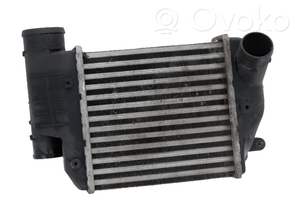 Chłodnica powietrza doładowującego / Intercooler   4F0145805AF,E14809A