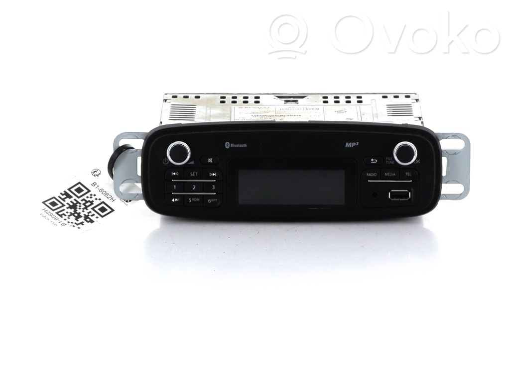 Renault Clio IV Panel / Radioodtwarzacz CD/DVD/GPS 