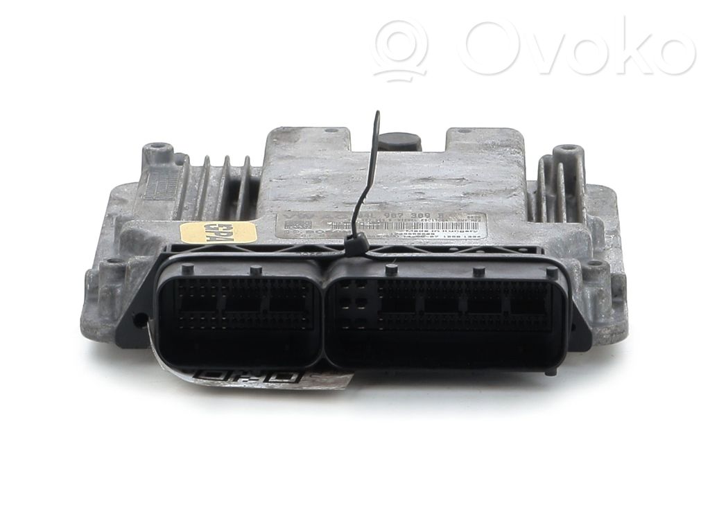 Volkswagen Golf VII Engine control unit/module 