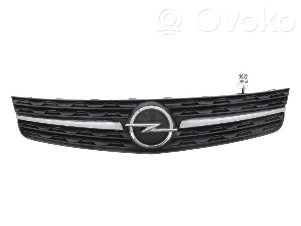 Opel Vivaro Front bumper upper radiator grill 