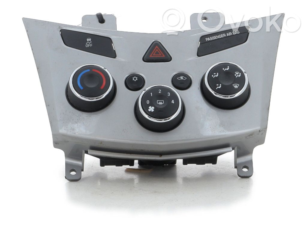 Chevrolet Trax Climate control unit 