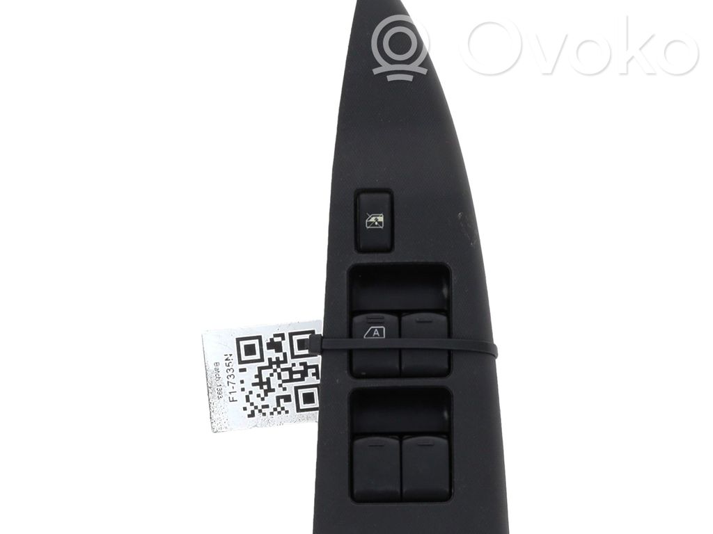 Nissan Note (E11) Electric window control switch 