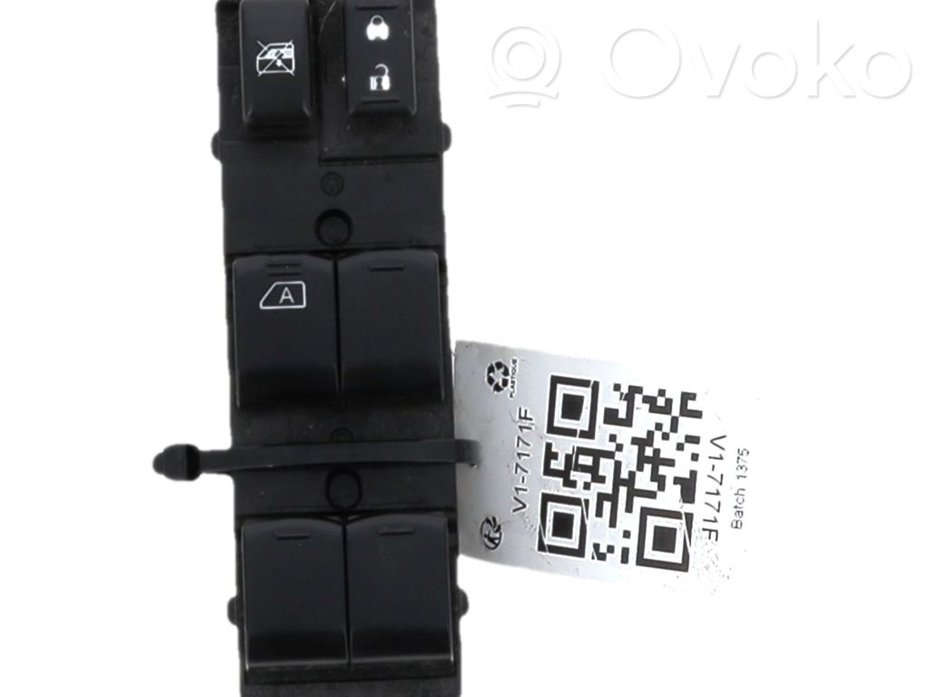 Subaru XV Electric window control switch 