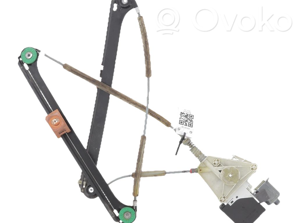 Elektryczny podnośnik szyby drzwi przednich   8P0959802M,G16272I
