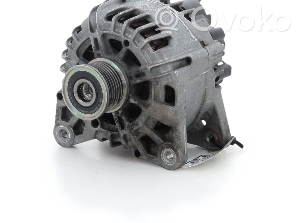 Renault Clio IV Generatore/alternatore 