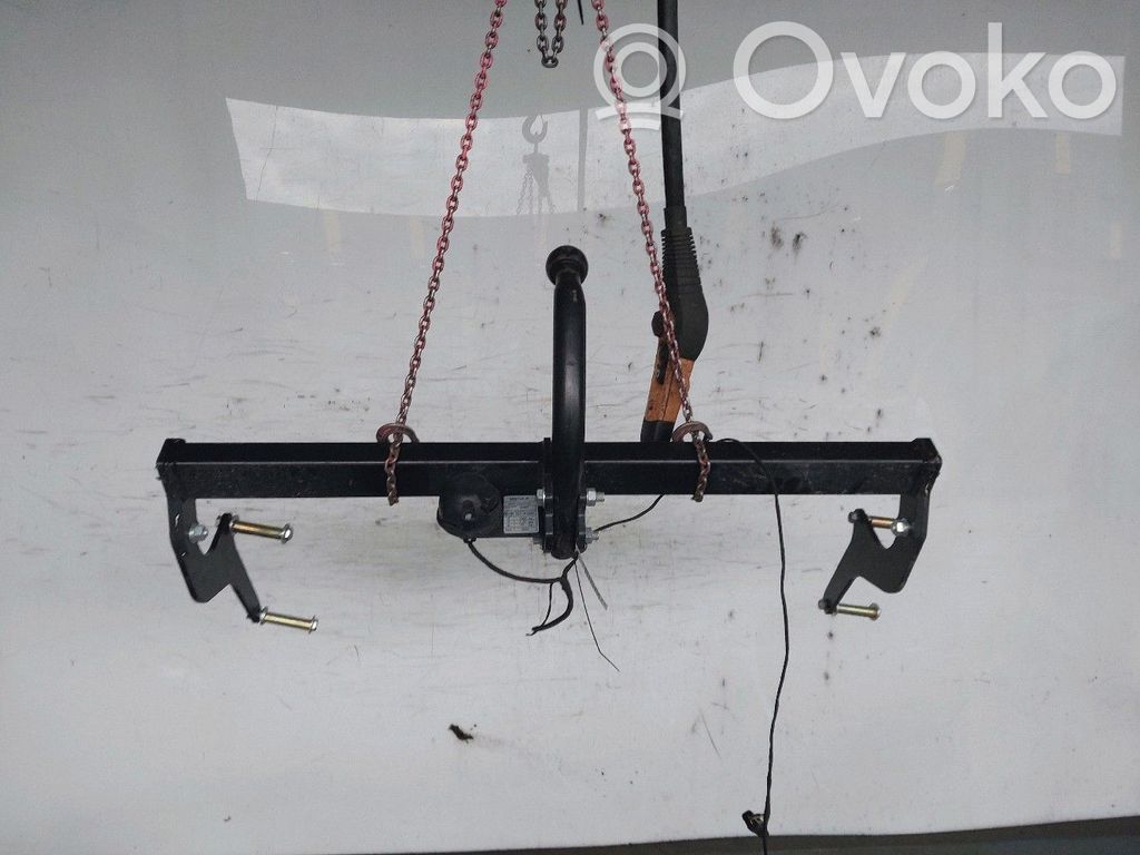 Renault Captur Hak holowniczy / Komplet 