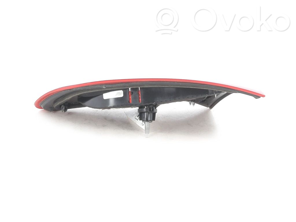 Lampy tylnej klapy bagażnika   7453E4,L13249H