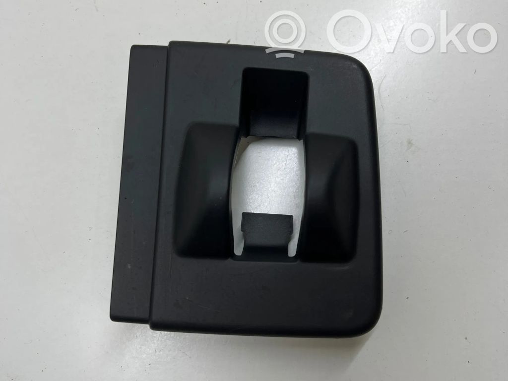 Audi Q7 4M Moldura cubierta de la guía del asiento trasero 