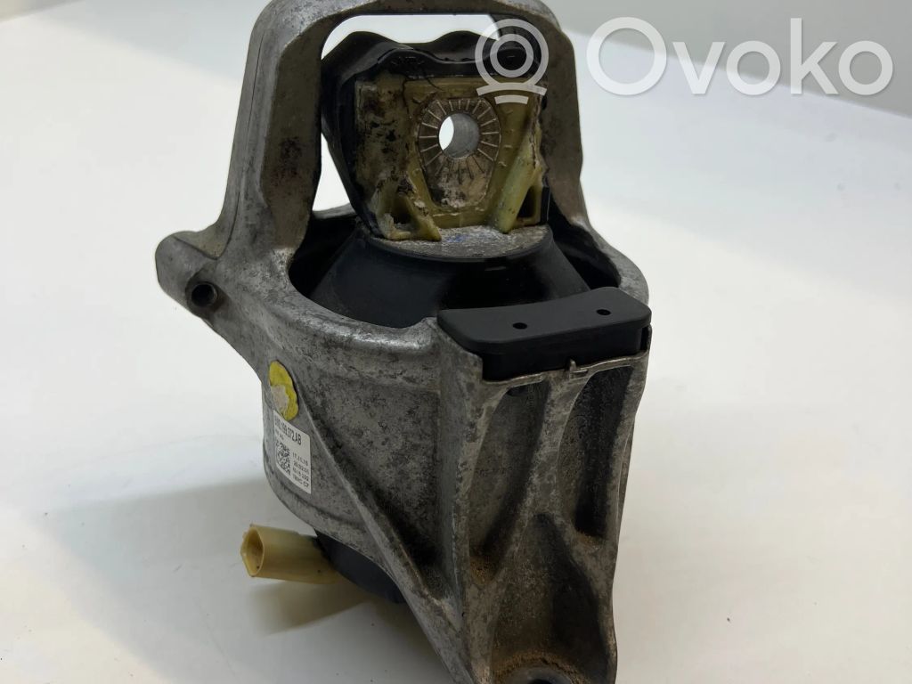 Audi A4 S4 B9 Engine mount bracket 