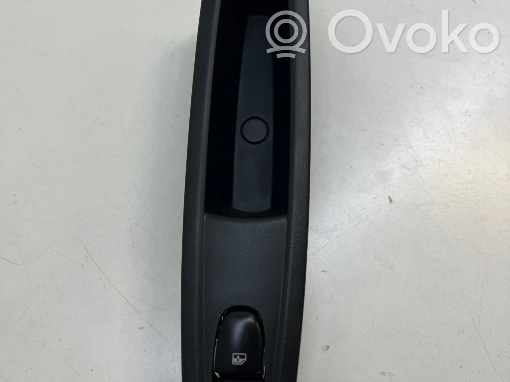 Renault Kadjar Electric window control switch 