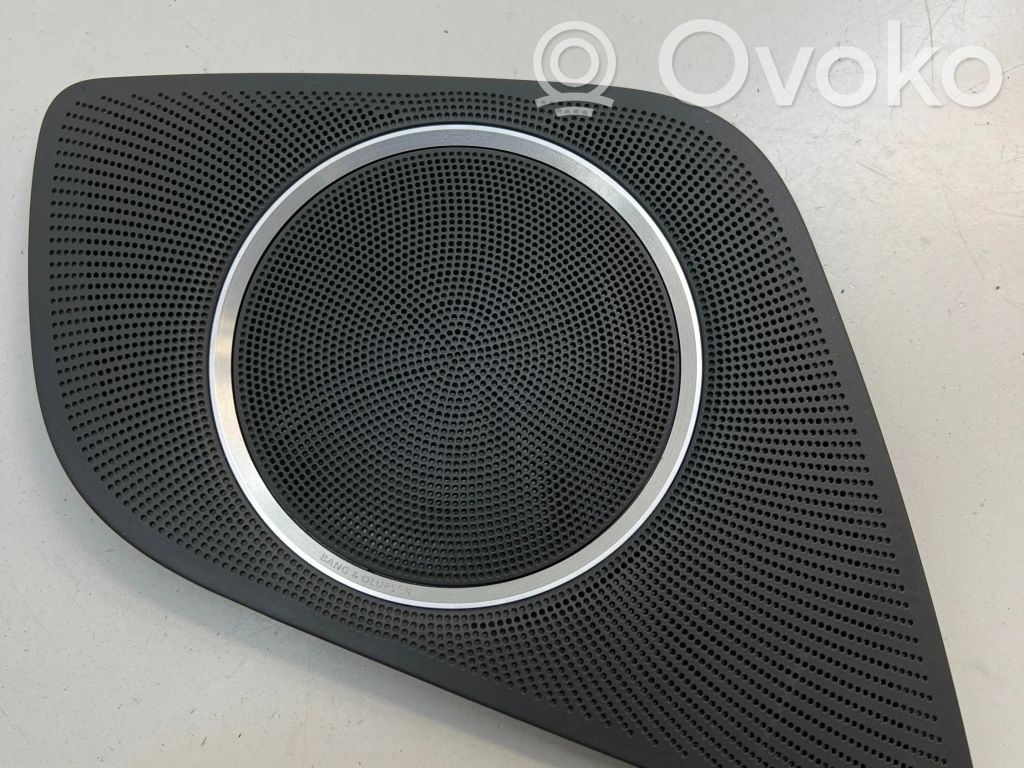 Audi A5 8T 8F Grilles, couvercle de haut-parleur porte avant 
