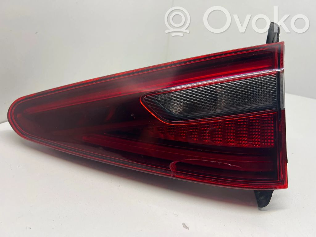 Alfa Romeo Stelvio Takaluukun takavalot 