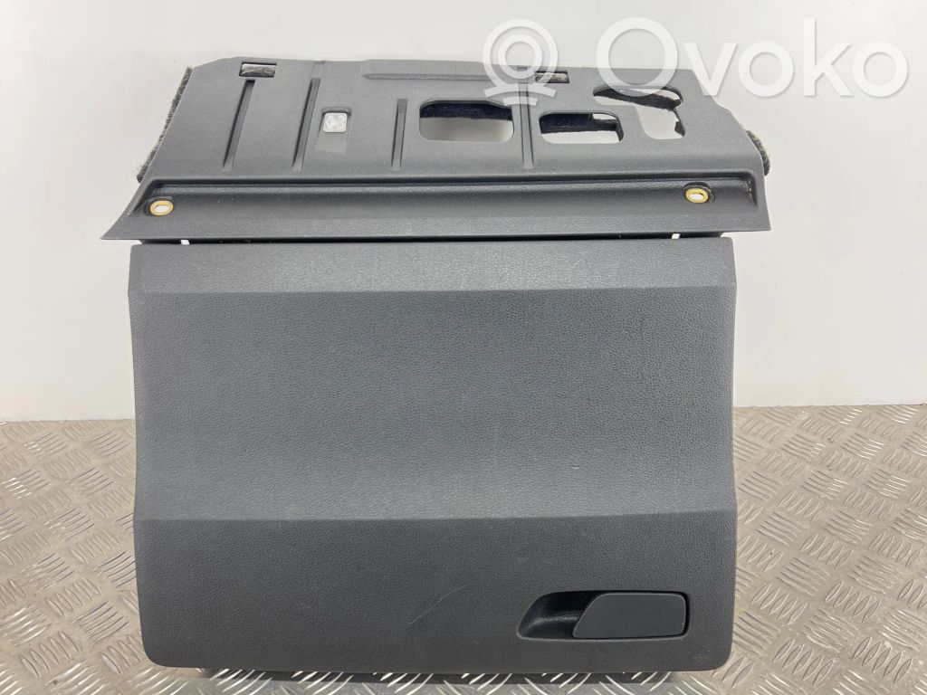 Audi Q2 - Handschuhfach 