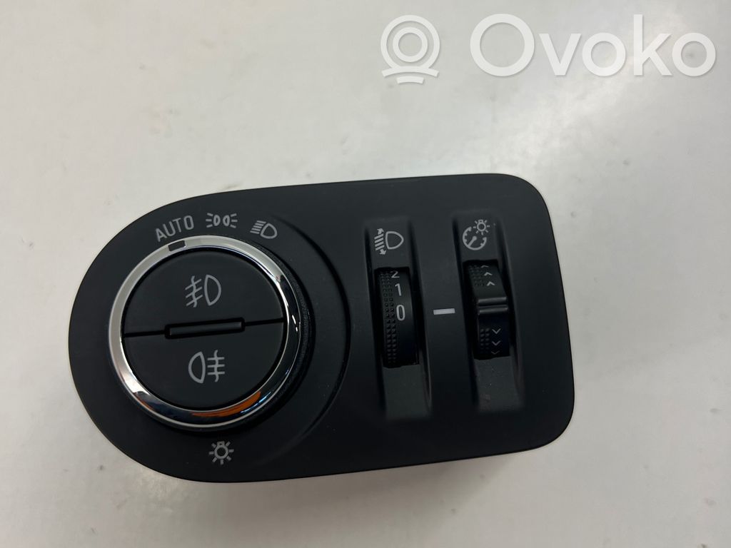 Opel Corsa F Light switch 