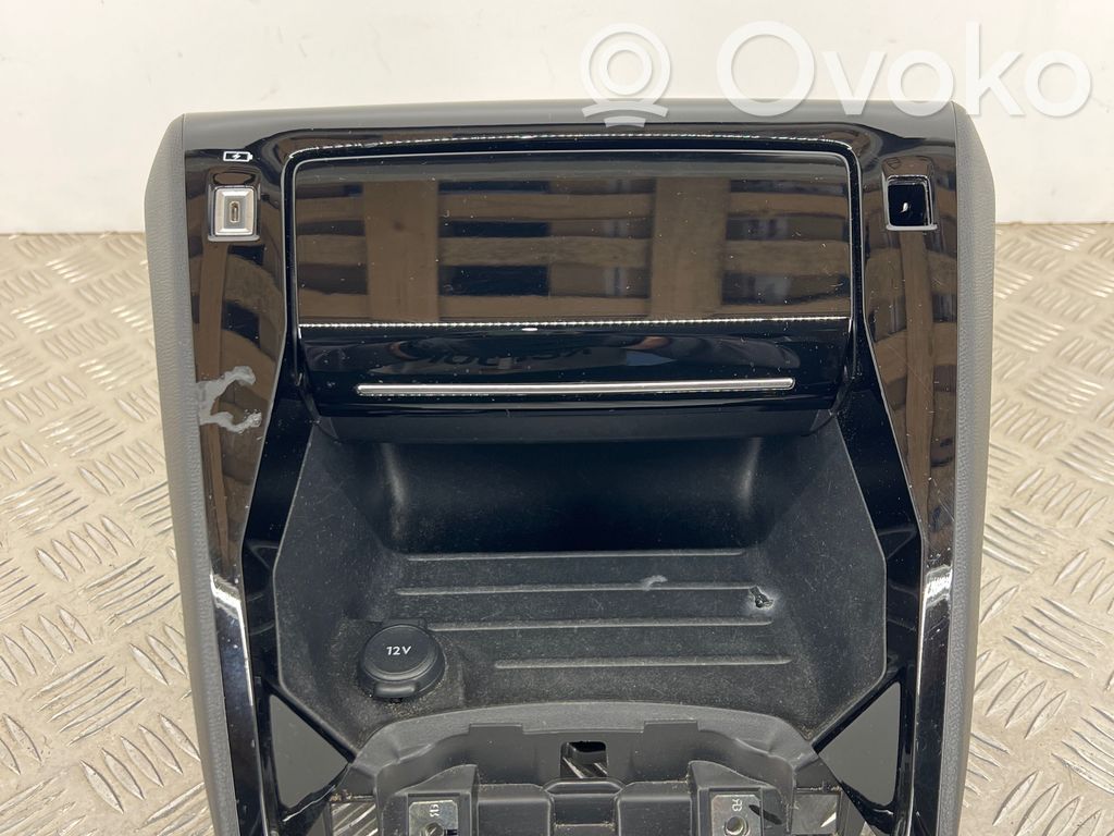 Peugeot 2008 II Glove box 