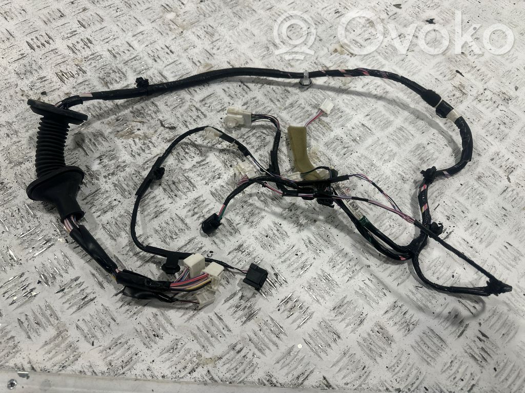 Mitsubishi Eclipse Cross Priekšējo durvju vadu instalācija 