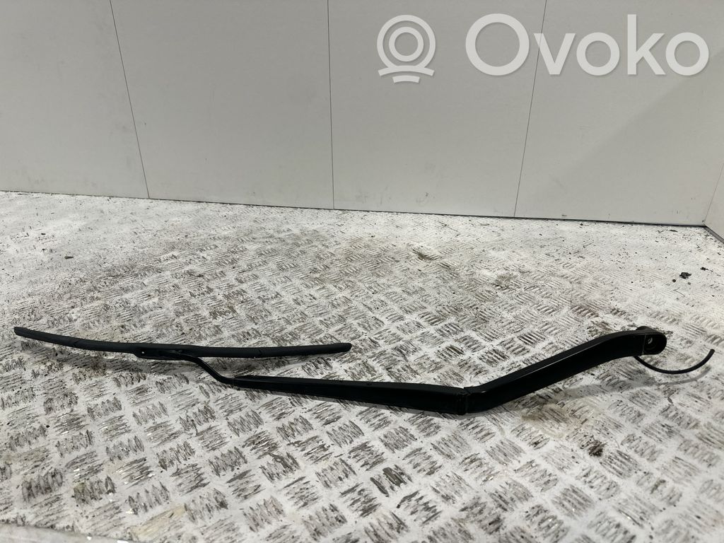 Chevrolet Corvette C8 Windshield/front glass wiper blade 