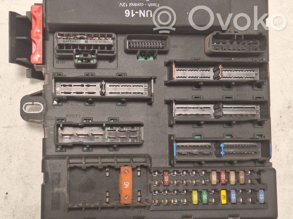 Opel Vectra C Ramka / Moduł bezpieczników 