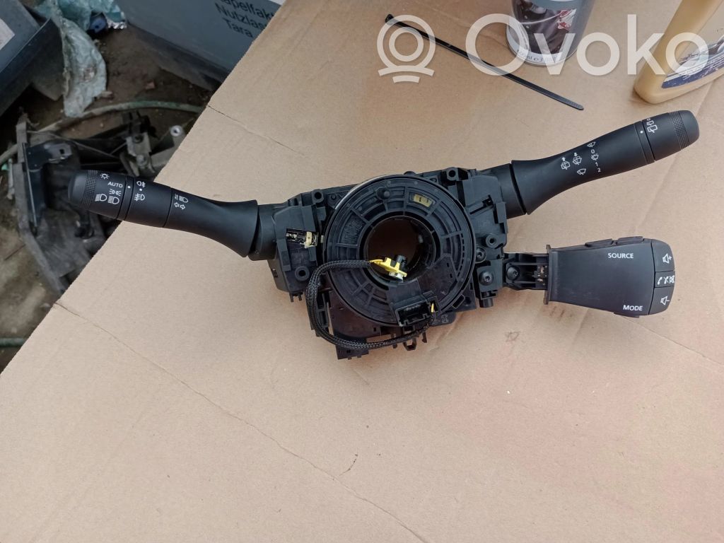 Dacia Sandero III Interruptor/palanca de limpiador de luz de giro 