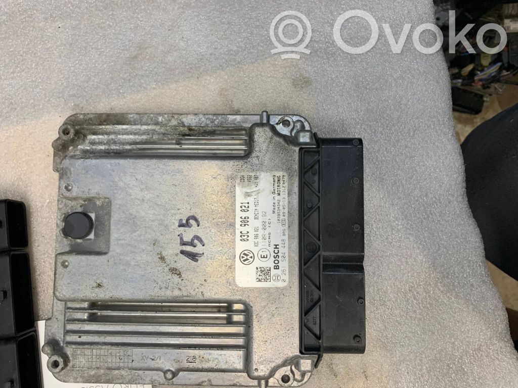 Volkswagen PASSAT B6 Engine control unit/module 
