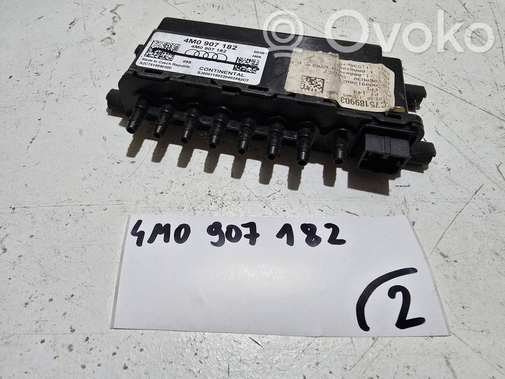 Module de commande de siège   4M0907182