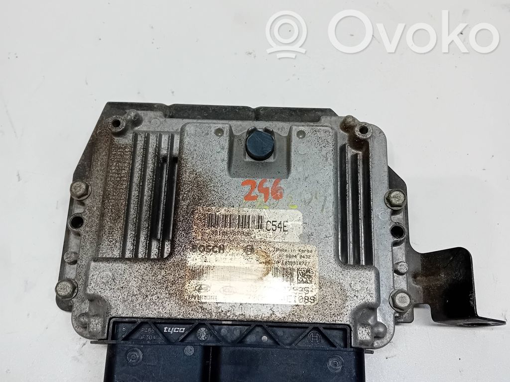 Hyundai Santa Fe Engine control unit/module 