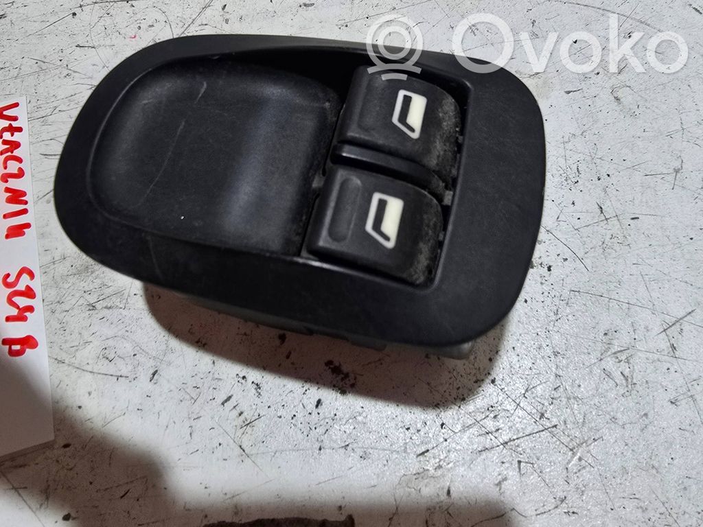 Ligier JS 50 Electric window control switch 
