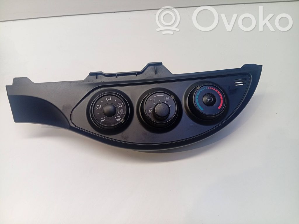 Toyota Yaris Panel klimatyzacji 