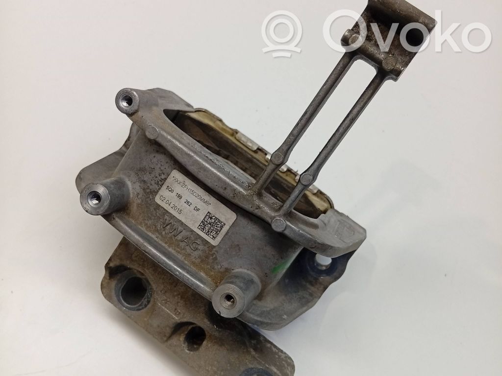 Engine mount bracket   5Q0199262DF,5Q0199262DF,02042015,5Q0199262DE