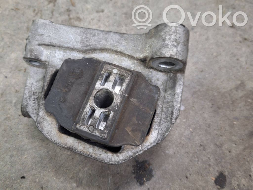 Volvo S80 Engine mount bracket 