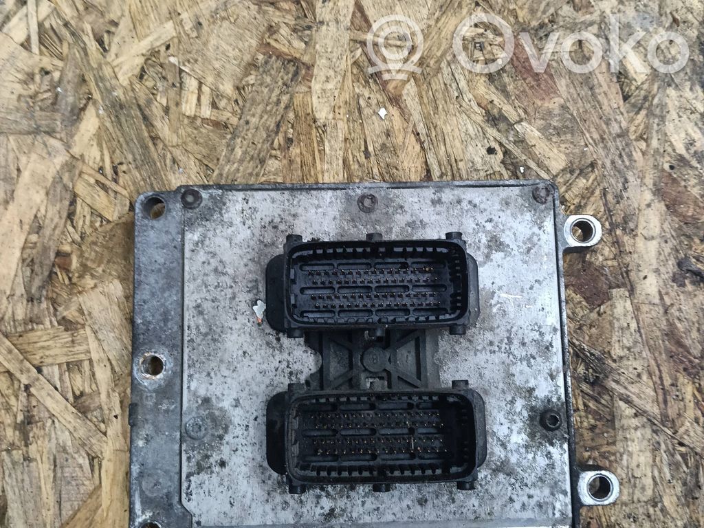 Opel Vectra C Engine control unit/module 
