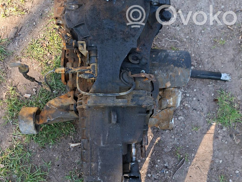 Manualna 5-biegowa skrzynia biegów   012301103AD