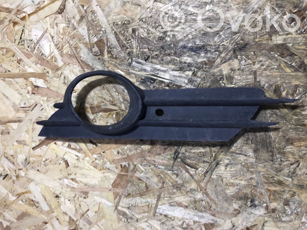 Opel Corsa D Etusumuvalon ritilä 