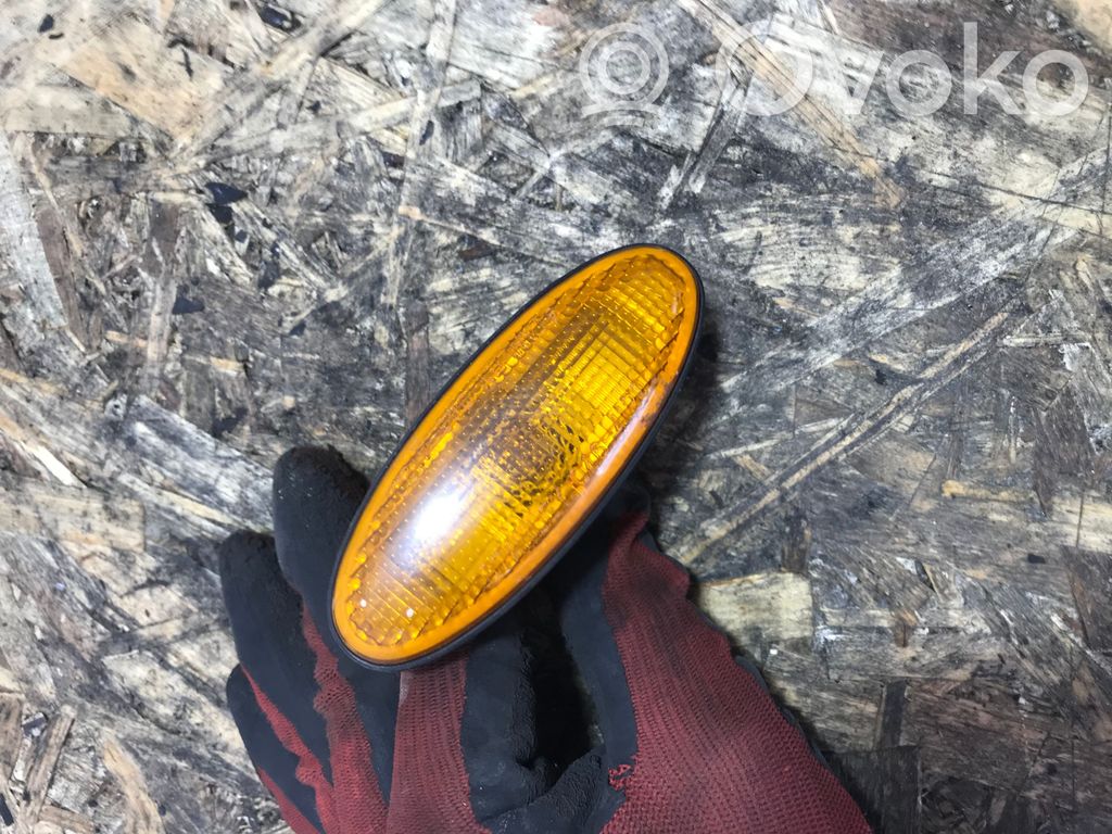 Mazda MPV Front fender indicator light 