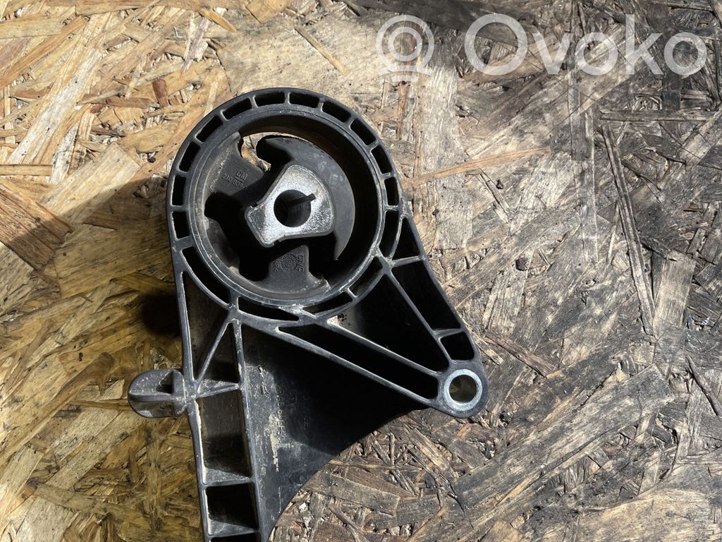 Opel Insignia A Engine mount bracket 
