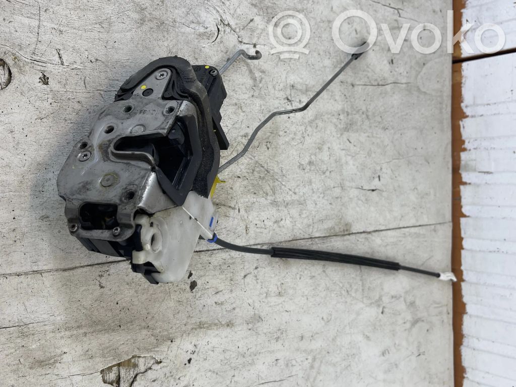 Opel Astra J Front door lock 